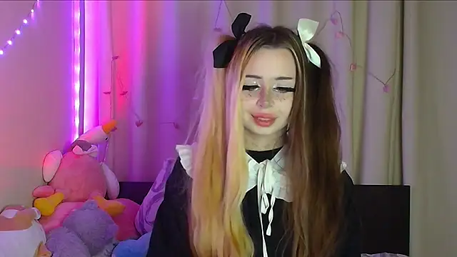 Snapshot of suemeow chatting on 03/13/25, 03:33 suemeow online show from 03/13/25, 03:33