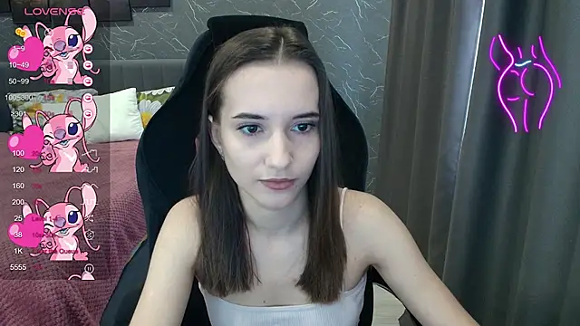 Alice Weiss online show from 10/26/25, 10:26