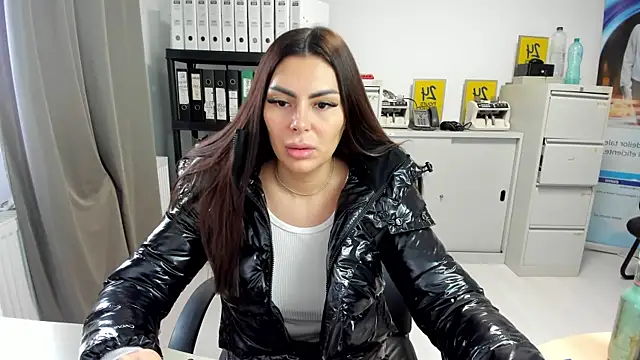 Snapshot of kilenyapatrice chatting on 11/15/25, 11:25 kilenyapatrice online show from 11/15/25, 11:25