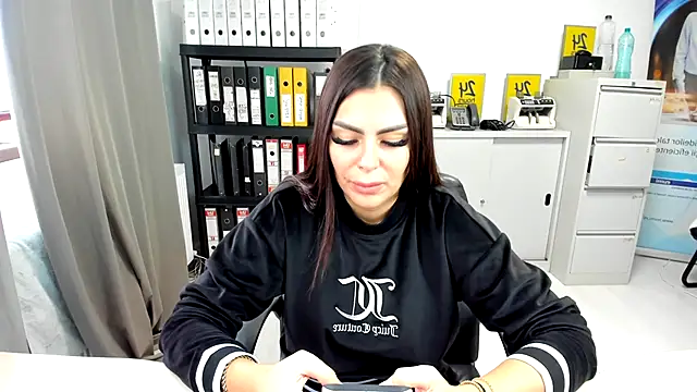 Snapshot of kilenyapatrice chatting on 11/06/25, 11:36 kilenyapatrice online show from 11/06/25, 11:36