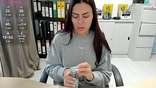 Snapshot of kilenyapatrice chatting on 10/27/25, 12:50 kilenyapatrice online show from 10/27/25, 12:50