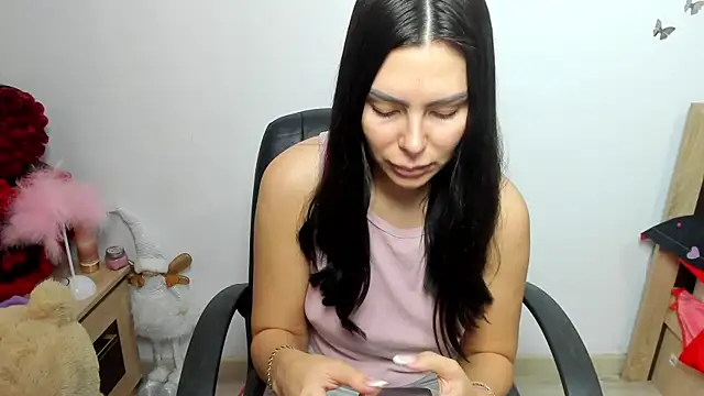 kilenyapatrice online show from 06/08/26, 10:16