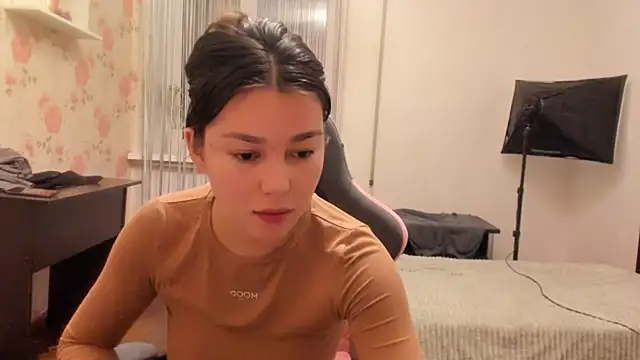 LunaXmii online show from 12/08/24, 01:30