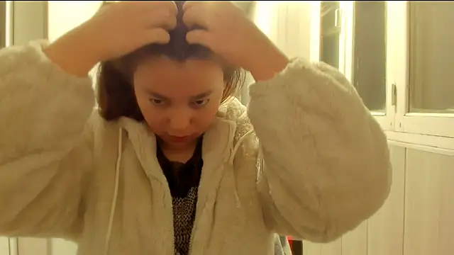 LunaXmii online show from 12/18/25, 01:11