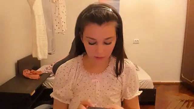 LunaXmii online show from 02/10/25, 05:19