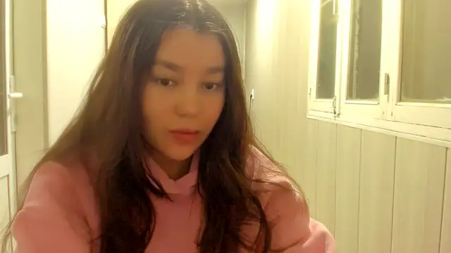 LunaXmii online show from 11/08/25, 06:44