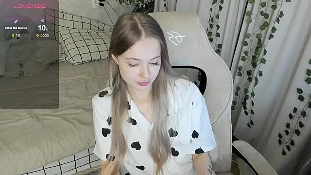 mell milles online show from 09/09/25, 03:54