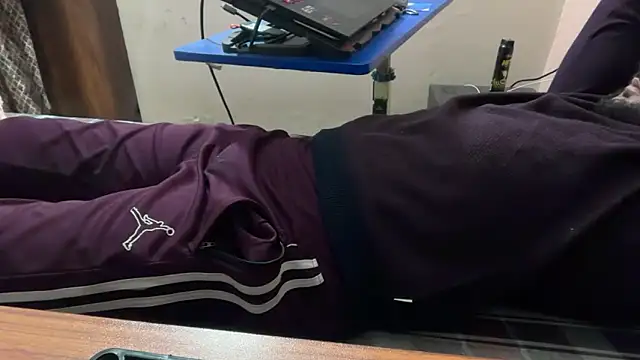 sexyboy09 online show from 10/19/25, 07:49