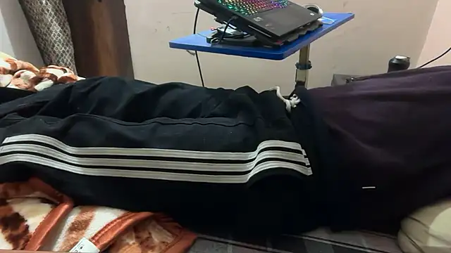 sexyboy09 online show from 10/24/25, 06:34