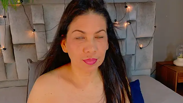 Snapshot of JaylaScott__ chatting on 04/24/26, 11:45 JaylaScott online show from 04/24/26, 11:45