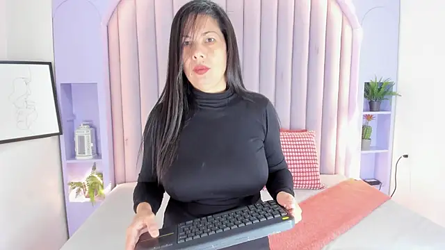 Snapshot of JaylaScott__ chatting on 11/18/25, 11:13 JaylaScott online show from 11/18/25, 11:13