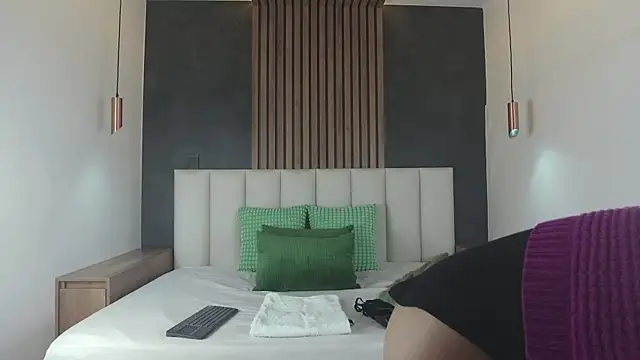 Snapshot of JaylaScott__ chatting on 09/22/25, 11:49 JaylaScott online show from 09/22/25, 11:49