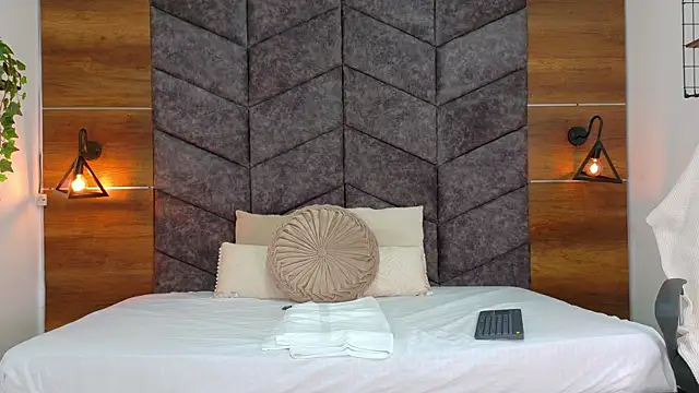 Snapshot of JaylaScott__ chatting on 10/20/25, 11:22 JaylaScott online show from 10/20/25, 11:22