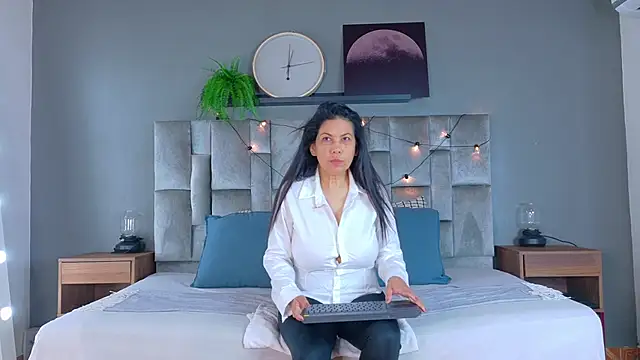 JaylaScott   online show from 04/05/26, 11:39