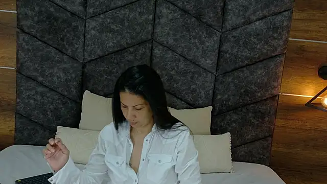 Snapshot of JaylaScott__ chatting on 11/25/25, 11:54 JaylaScott online show from 11/25/25, 11:54