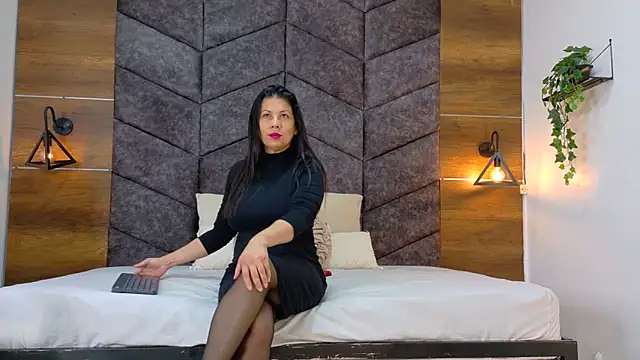 Snapshot of JaylaScott__ chatting on 11/01/25, 11:42 JaylaScott online show from 11/01/25, 11:42