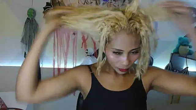 Snapshot of NatashaDormat chatting on 10/13/25, 03:02 NatashaDormat online show from 10/13/25, 03:02