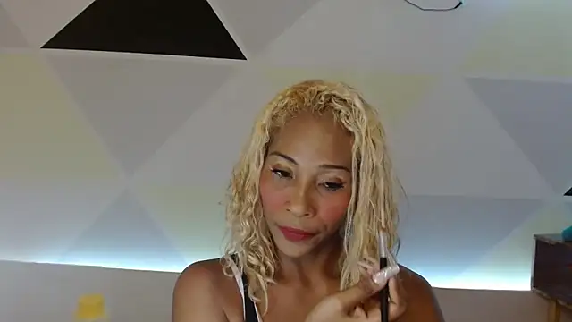 Snapshot of NatashaDormat chatting on 09/24/25, 02:01 NatashaDormat online show from 09/24/25, 02:01