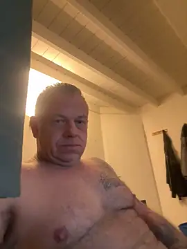 Snapshot of JakubW79 chatting on 01/21/25, 12:25 JakubW79 online show from 01/21/25, 12:25