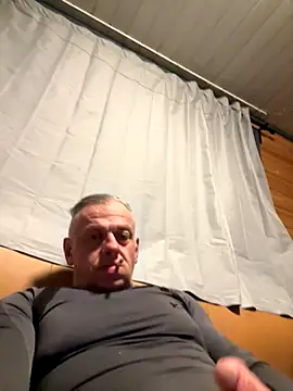 JakubW79 online show from 10/26/25, 06:25