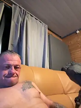 Snapshot of JakubW79 chatting on 10/20/25, 11:27 JakubW79 online show from 10/20/25, 11:27