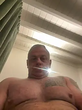 Snapshot of JakubW79 chatting on 01/22/25, 01:42 JakubW79 online show from 01/22/25, 01:42