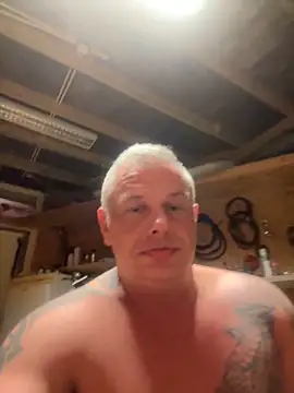 Snapshot of JakubW79 chatting on 12/18/24, 02:42 JakubW79 online show from 12/18/24, 02:42