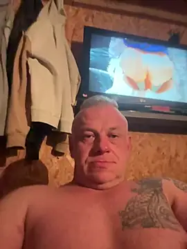 Snapshot of JakubW79 chatting on 03/04/25, 12:39 JakubW79 online show from 03/04/25, 12:39