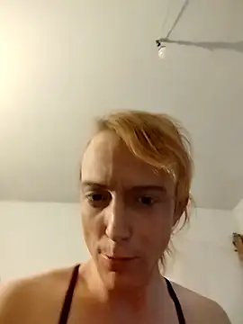 Snapshot of kdogg1976 chatting on 02/07/25, 03:34 kdogg1976 online show from 02/07/25, 03:34