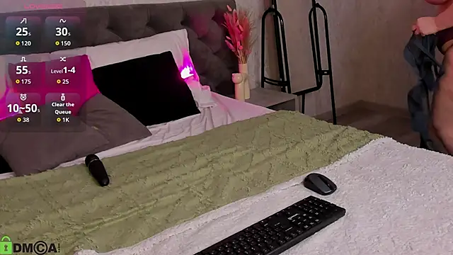 Blossom Sonya online show from 11/13/25, 01:31