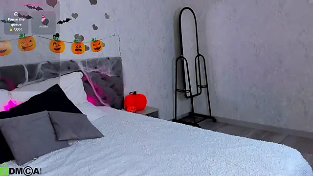 Blossom Sonya online show from 10/30/25, 01:04