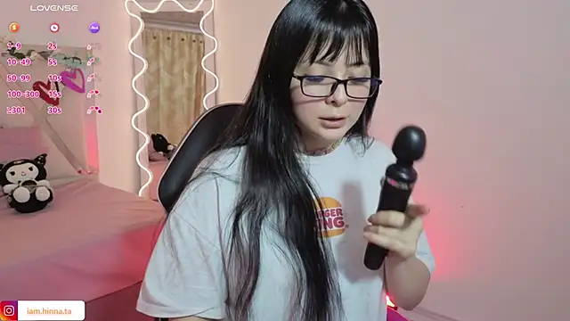 hina tay online show from 11/08/25, 03:21