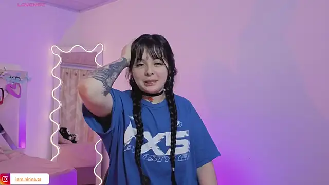 hina tay online show from 11/13/25, 03:21