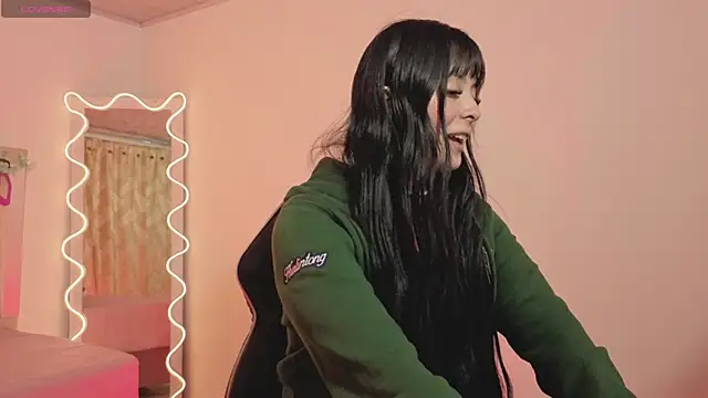 hina tay online show from 11/25/25, 03:07