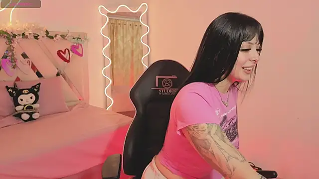 hina tay online show from 12/05/25, 03:16