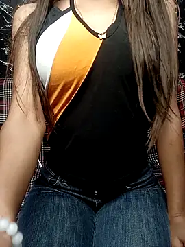 poojaji690 online show from 02/17/26, 06:22