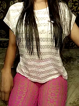 Snapshot of poojaji690 chatting on 09/17/25, 05:53 poojaji690 online show from 09/17/25, 05:53