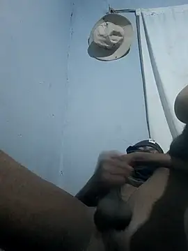 smalldick643 online show from 04/03/26, 11:11