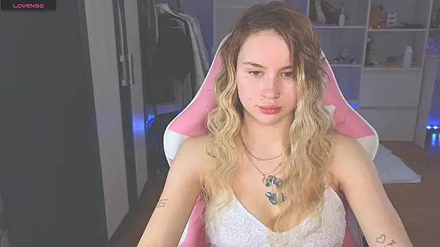 doll barbieee online show from 06/16/26, 04:40