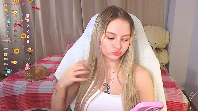 Snapshot of doll_barbieee chatting on 01/17/26, 04:32 doll barbieee online show from 01/17/26, 04:32