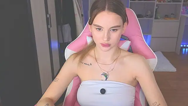 doll barbieee online show from 06/08/26, 11:44
