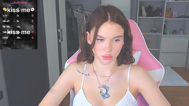 Snapshot of doll_barbieee chatting on 06/28/26, 08:26 doll barbieee online show from 06/28/26, 08:26