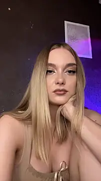 Snapshot of Alisa_Rise chatting on 07/05/26, 02:38 Alisa Rise online show from 07/05/26, 02:38