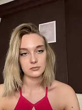 Snapshot of Alisa_Rise chatting on 03/22/25, 10:04 Alisa Rise online show from 03/22/25, 10:04