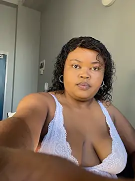 Curveysinaa online show from 02/25/26, 05:40