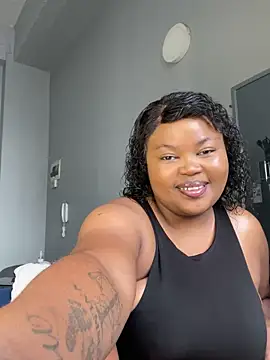 Curveysinaa online show from 02/21/26, 08:05