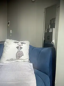 Curveysinaa online show from 01/12/26, 11:17