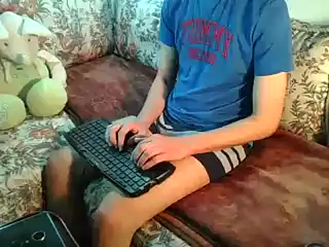 anwarlovemaroc online show from 03/01/25, 08:32