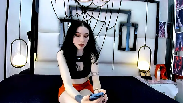 Snapshot of alixxon1 chatting on 10/12/25, 03:24 alixxon1 online show from 10/12/25, 03:24