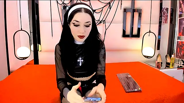 Snapshot of alixxon1 chatting on 11/30/25, 04:08 alixxon1 online show from 11/30/25, 04:08